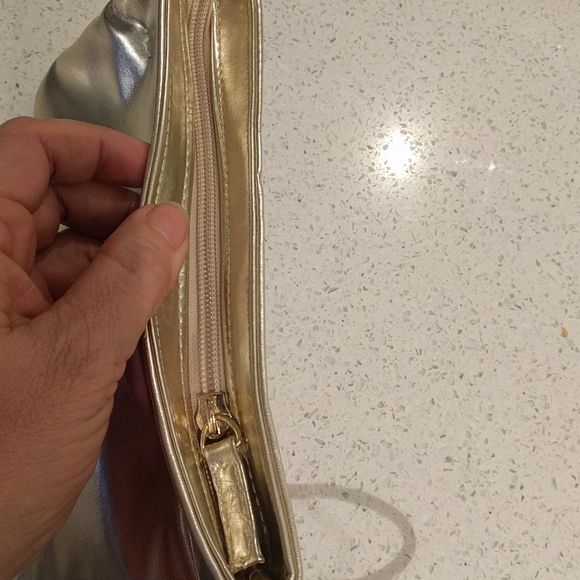 Beautiful gold wristlet by Aldo🍀🌸 - Picture 4 of 8